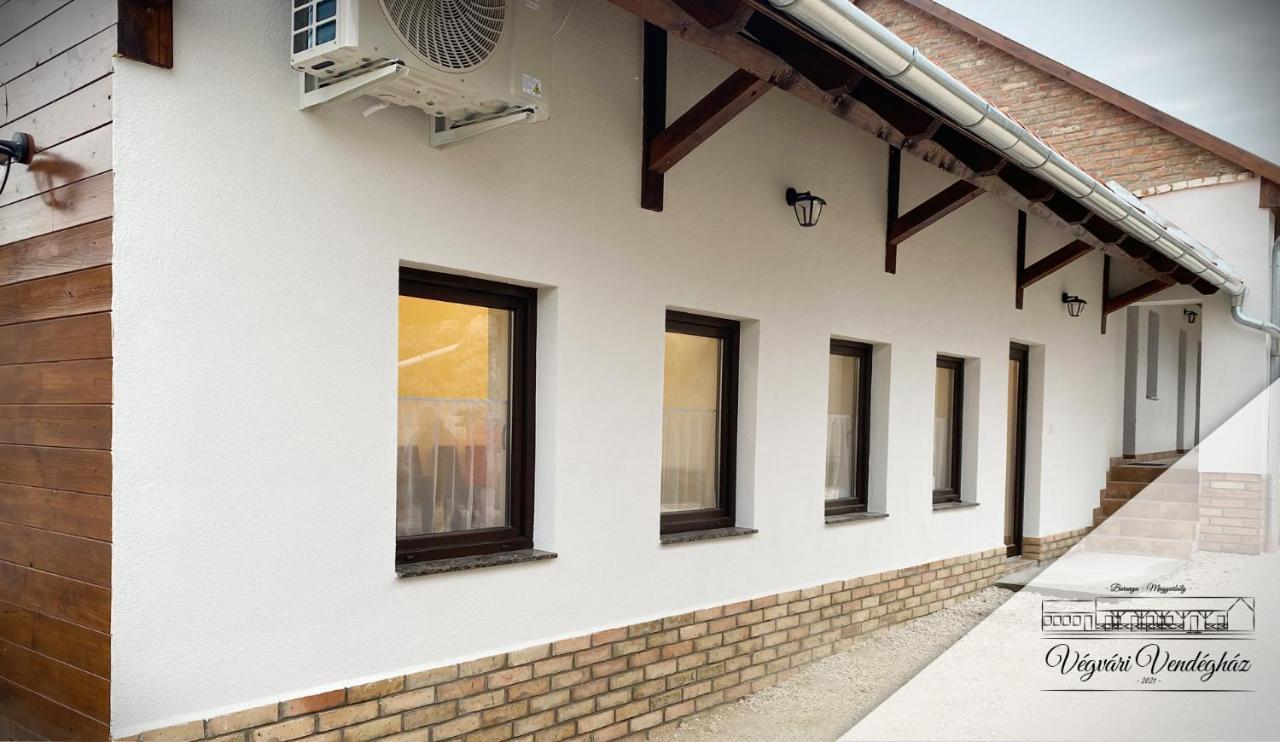 Vegvari Vendeghaz Magyarbóly Exteriör bild